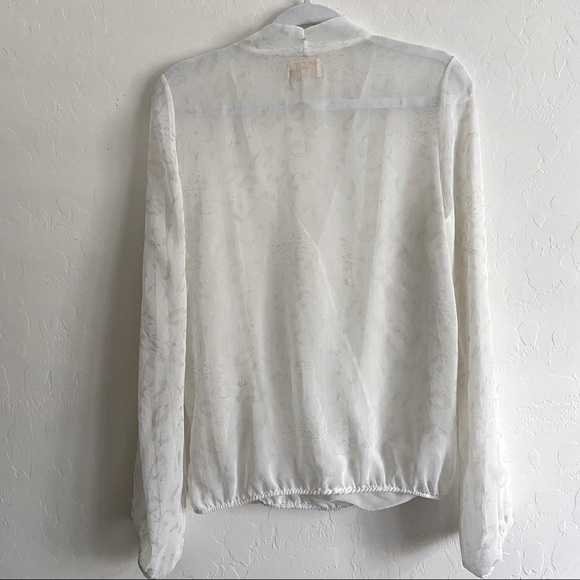 Rieley White Draped  Top/blouse size M - Picture 3 of 7